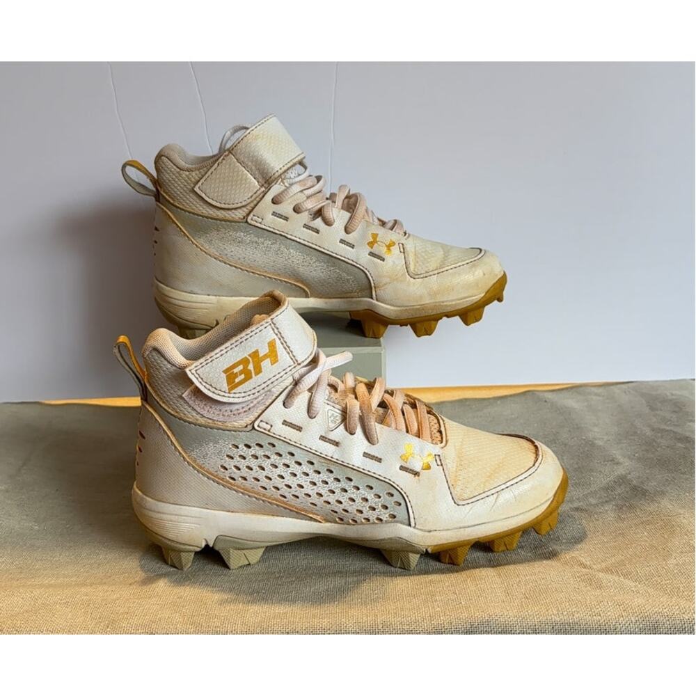 Under Armour Kids Cleats US 2.5Y High-top Rubber Cream Gold - Picture 7 of 9